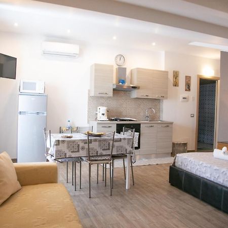 Happy Home Giardini Naxos Bagian luar foto