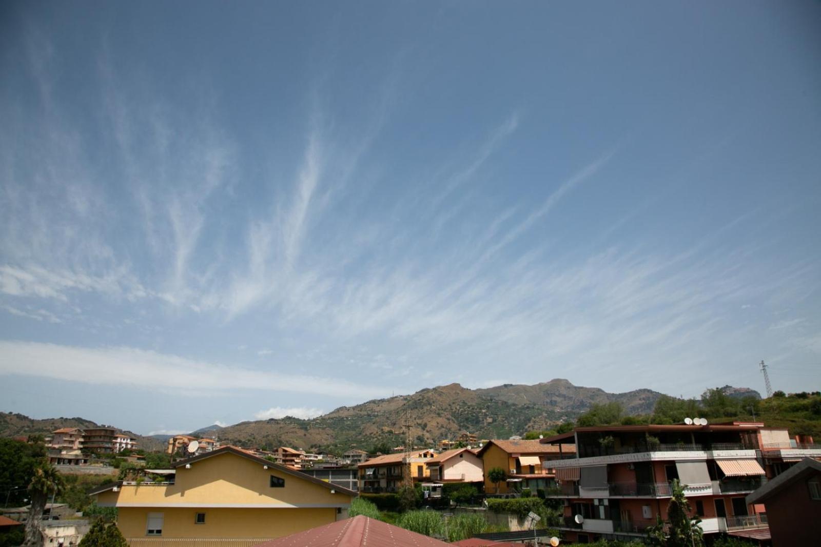 Happy Home Giardini Naxos Bagian luar foto